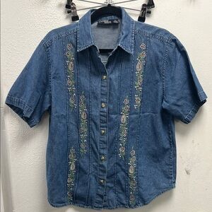 90’s  Blue Embroidered Short Sleeve Top